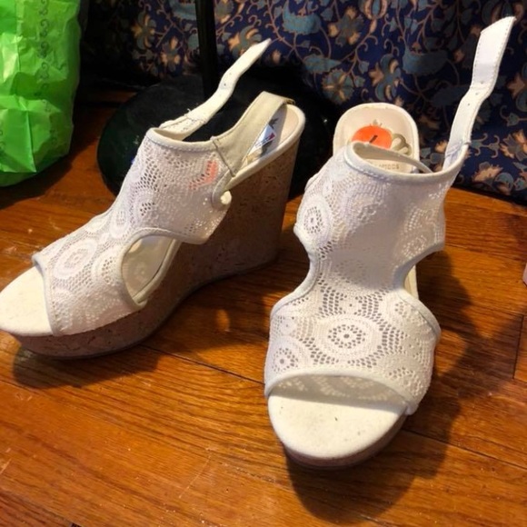 White wedge sandals - Picture 1 of 1